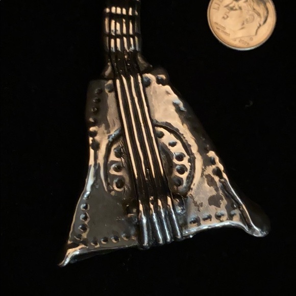 Handmade molded silver triangular banjo🎶💕 - Picture 3 of 6